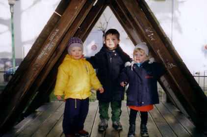 Michail con i cuginetti Alessandro e Francesca