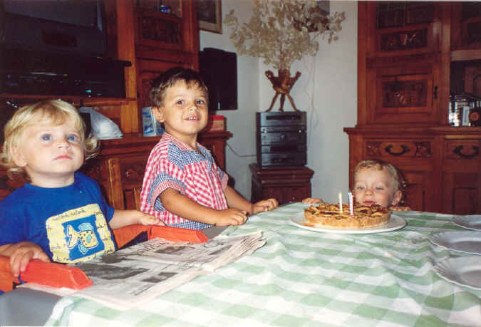 Misha, Francesca, Alessandro: three little cousins